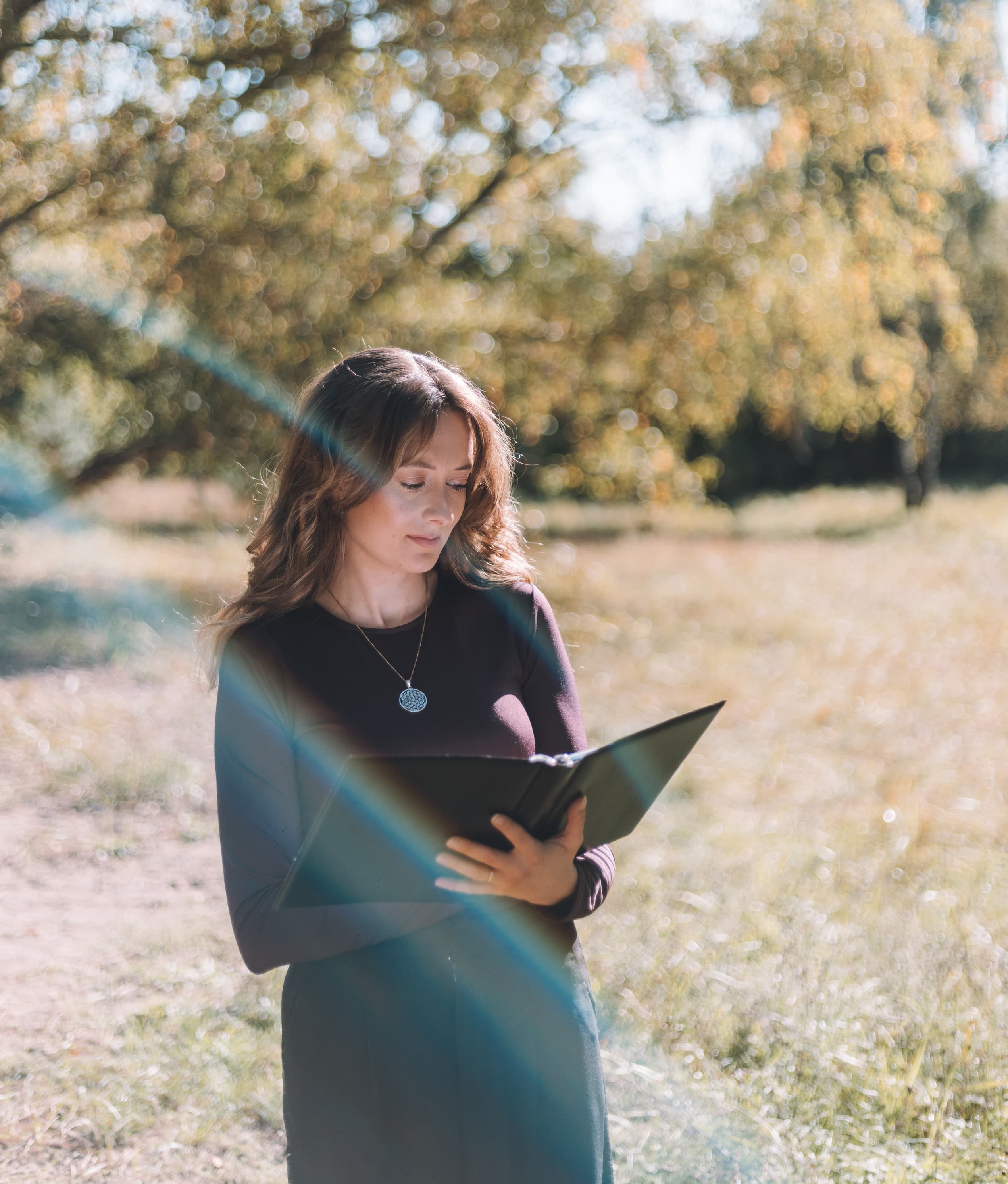 Jasmin Graff - Trauerrednerin Berlin, Herbstportrait